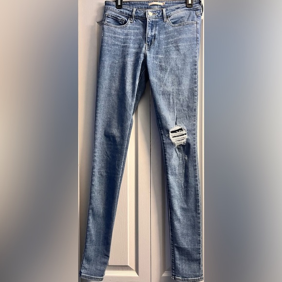 Levi’s 711 Light Wash Skinny Jeans - Picture 4 of 7